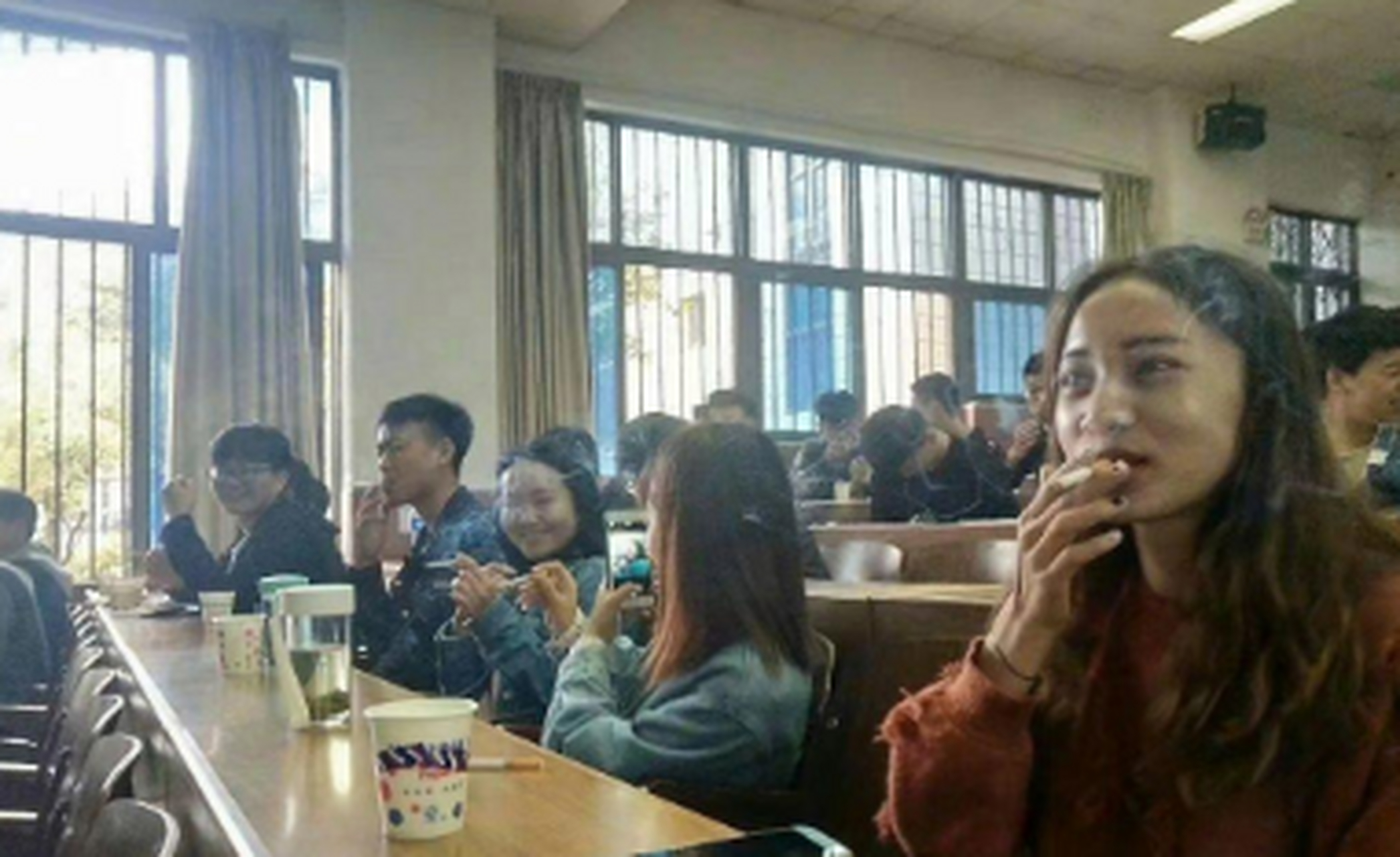 湖南农业大学烟草学院的同学正在上课?
