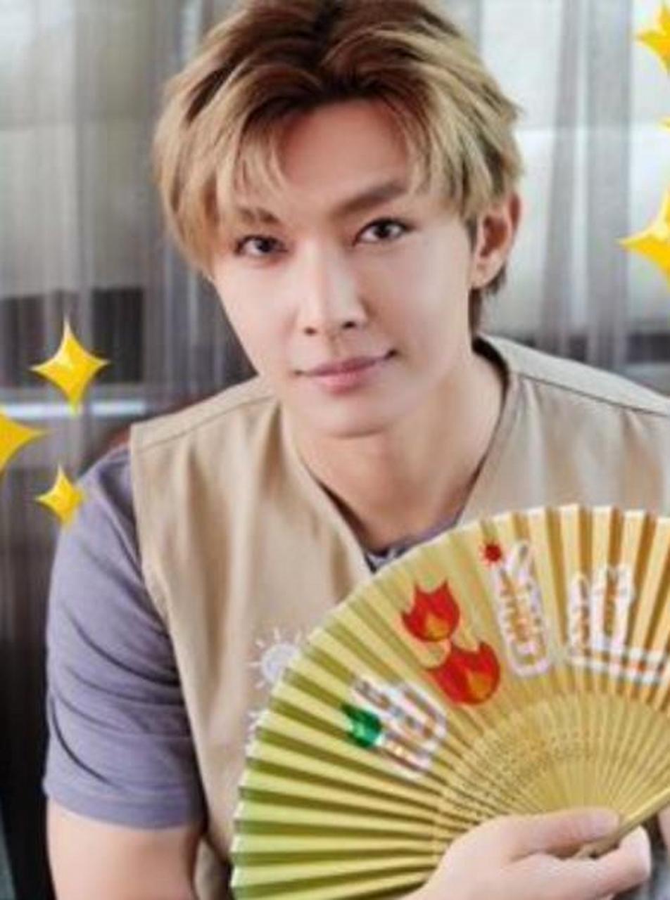 炎亚纶也不丑啊,找个女朋友不好吗?