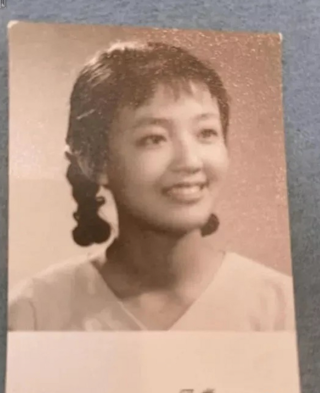 张兰读大学时身高1米7多,曾被选为排球队的队员.