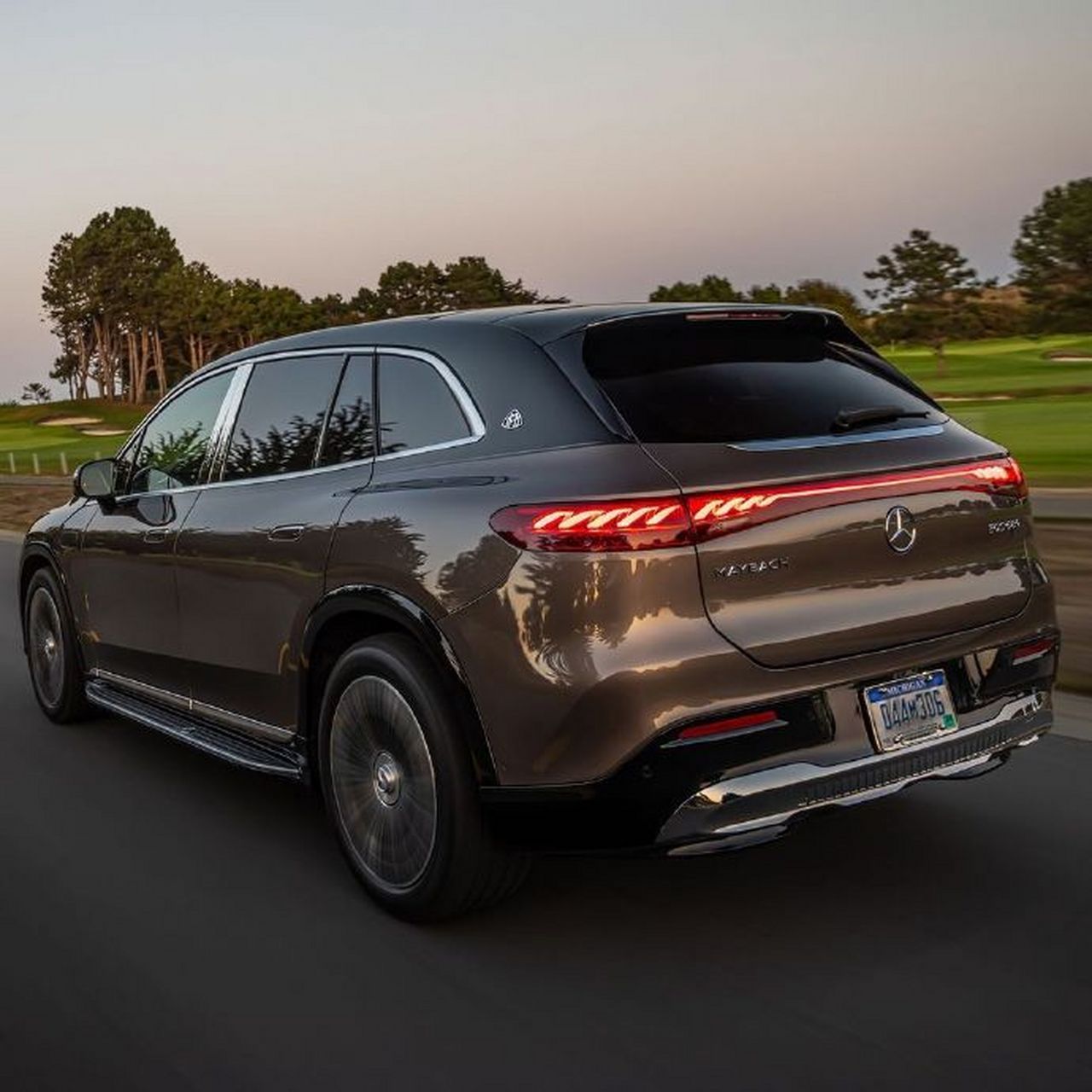 eqs suv迈巴赫版本,好壕啊,听说对标是宾利明年要出的纯电#奔驰迈巴赫