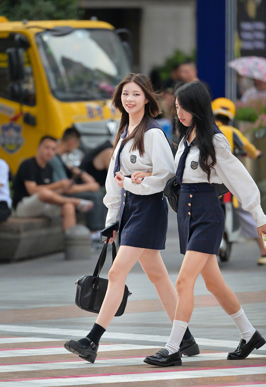 这个校服有点爱了,国内的校服也不是都丑的嘛 #九月动态激励计划