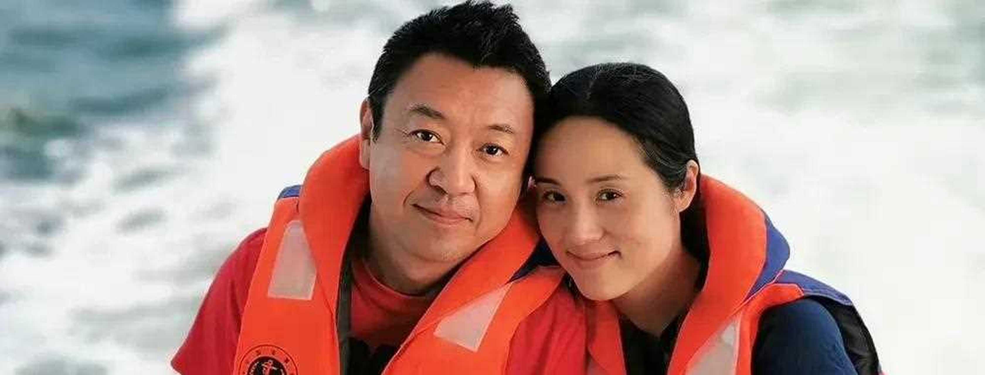 央视《新闻联播》前主播杨柳与第5任妻子罕见晒亲密合影,一对儿女曝光