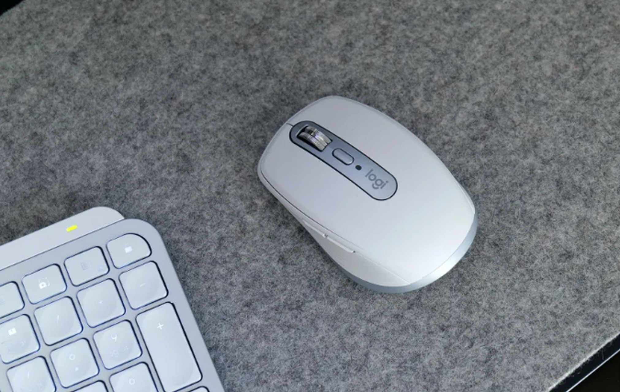 罗技 mx anywhere 3s滑鼠升级8k感应器,静音按键专为游戏bb玩家设计!