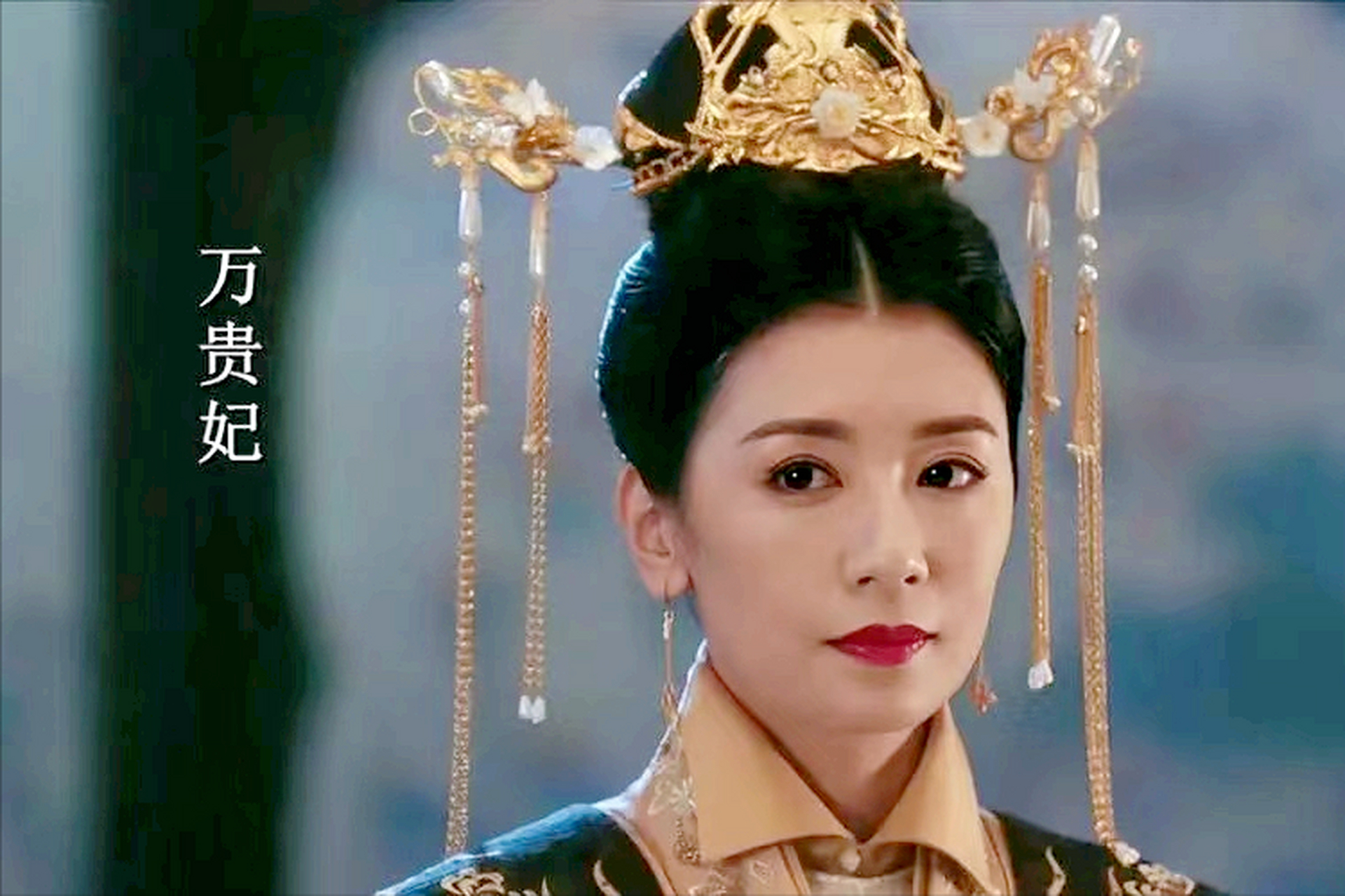 一天,明宪宗在藏书阁偶遇纪氏,两人眼神交织擦出了火花,明宪宗咽下流