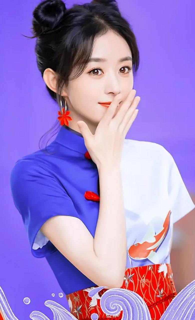 领动计划# 丸子头旗袍装的赵丽颖也太美了 可爱又靓丽 亭亭玉立宛如