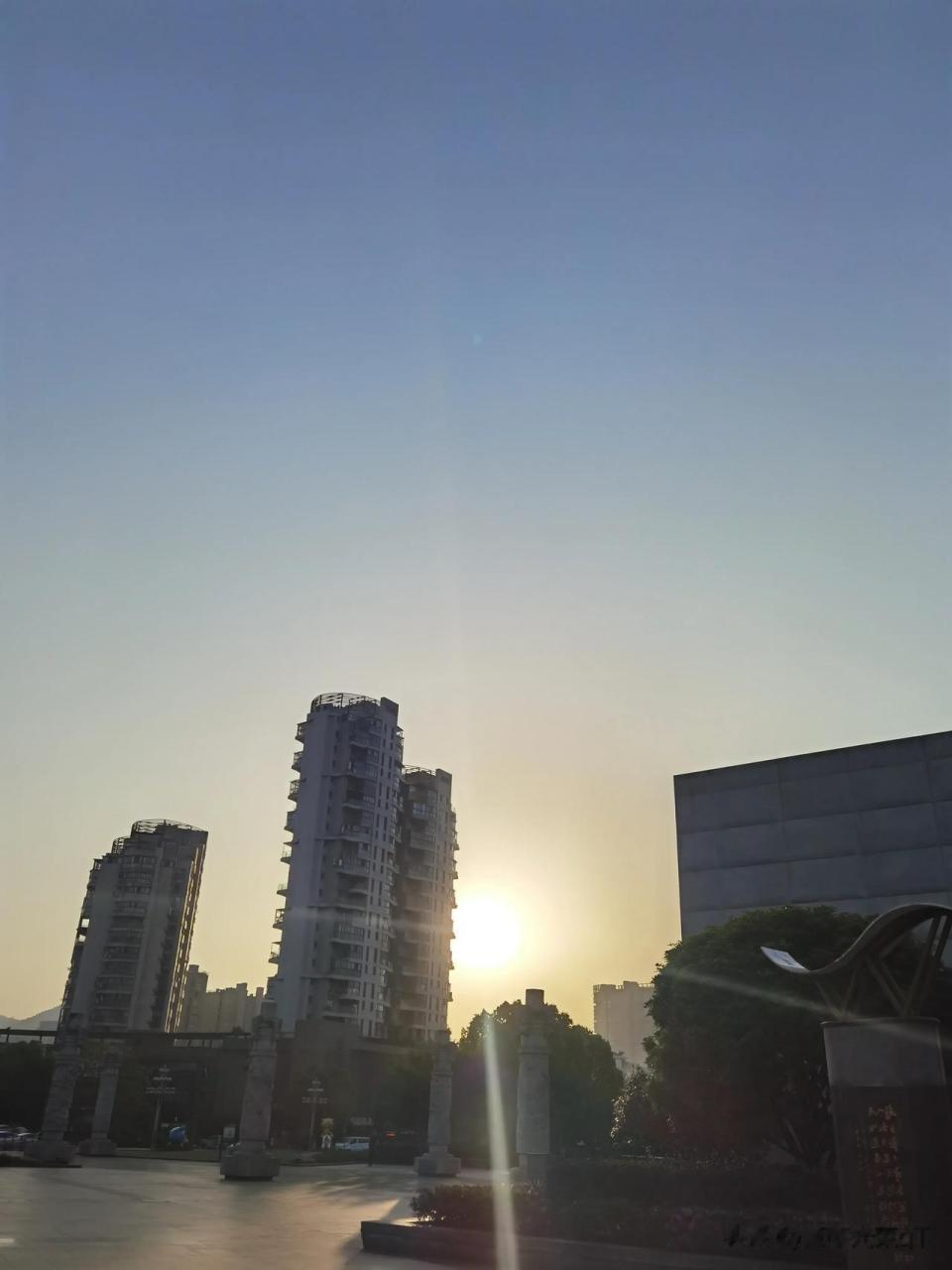 以 人生悲喜交加,生活喜忧参半,懂得在取舍之间,平衡自己的心态,才能