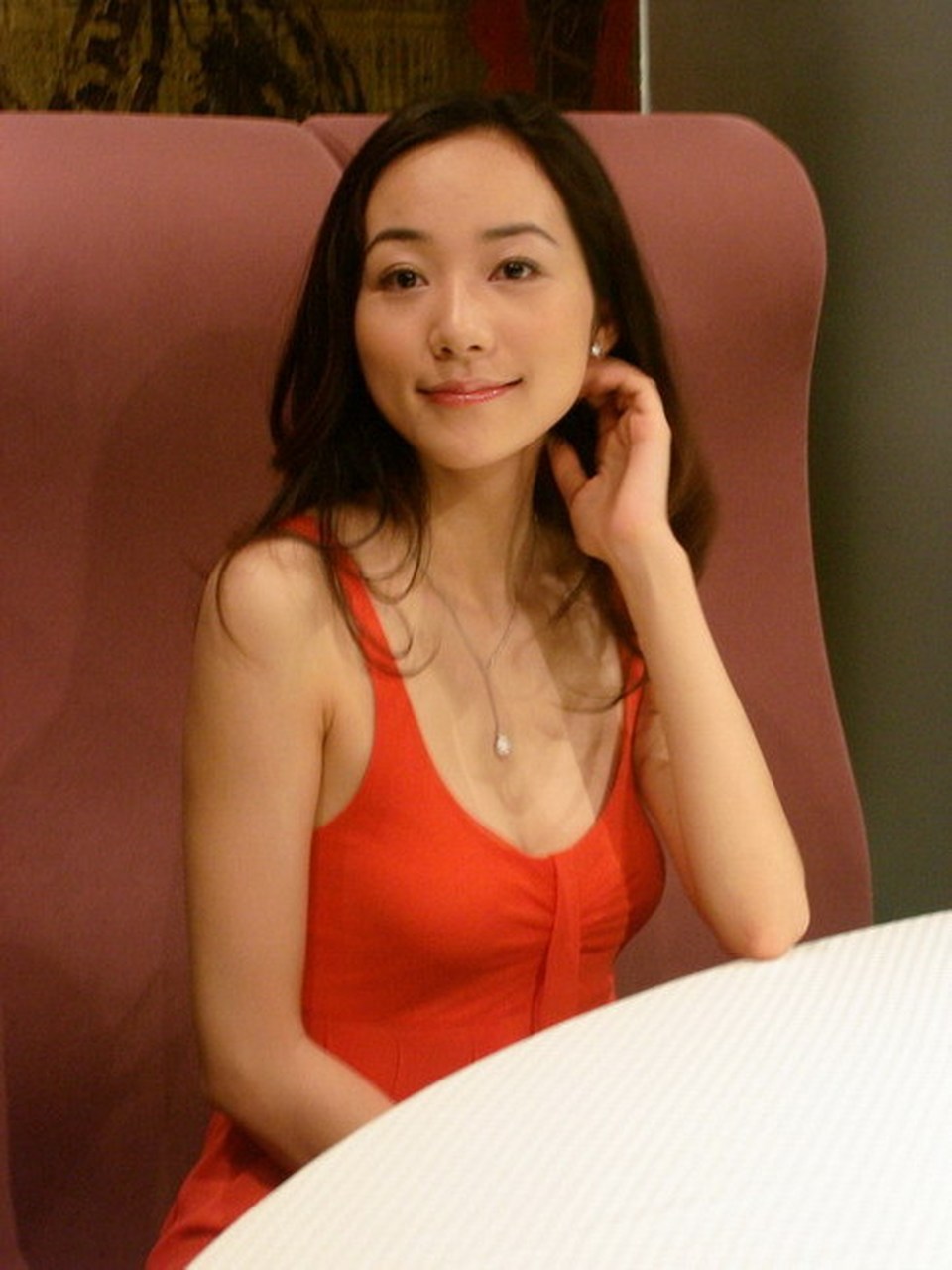 韩雪以前的照片!这位的背景太大,颜值也是真高!