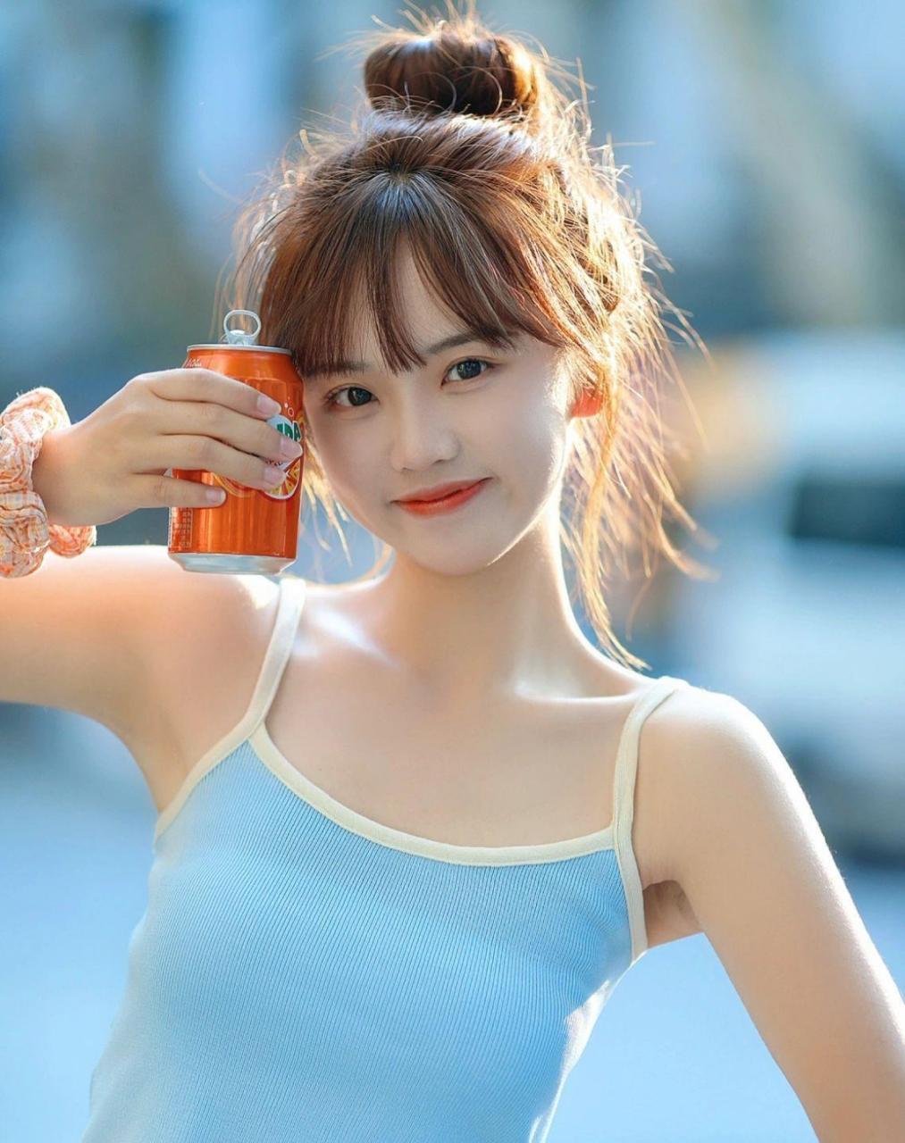 对笑起来甜甜的女孩子真的一点抵抗力都没有