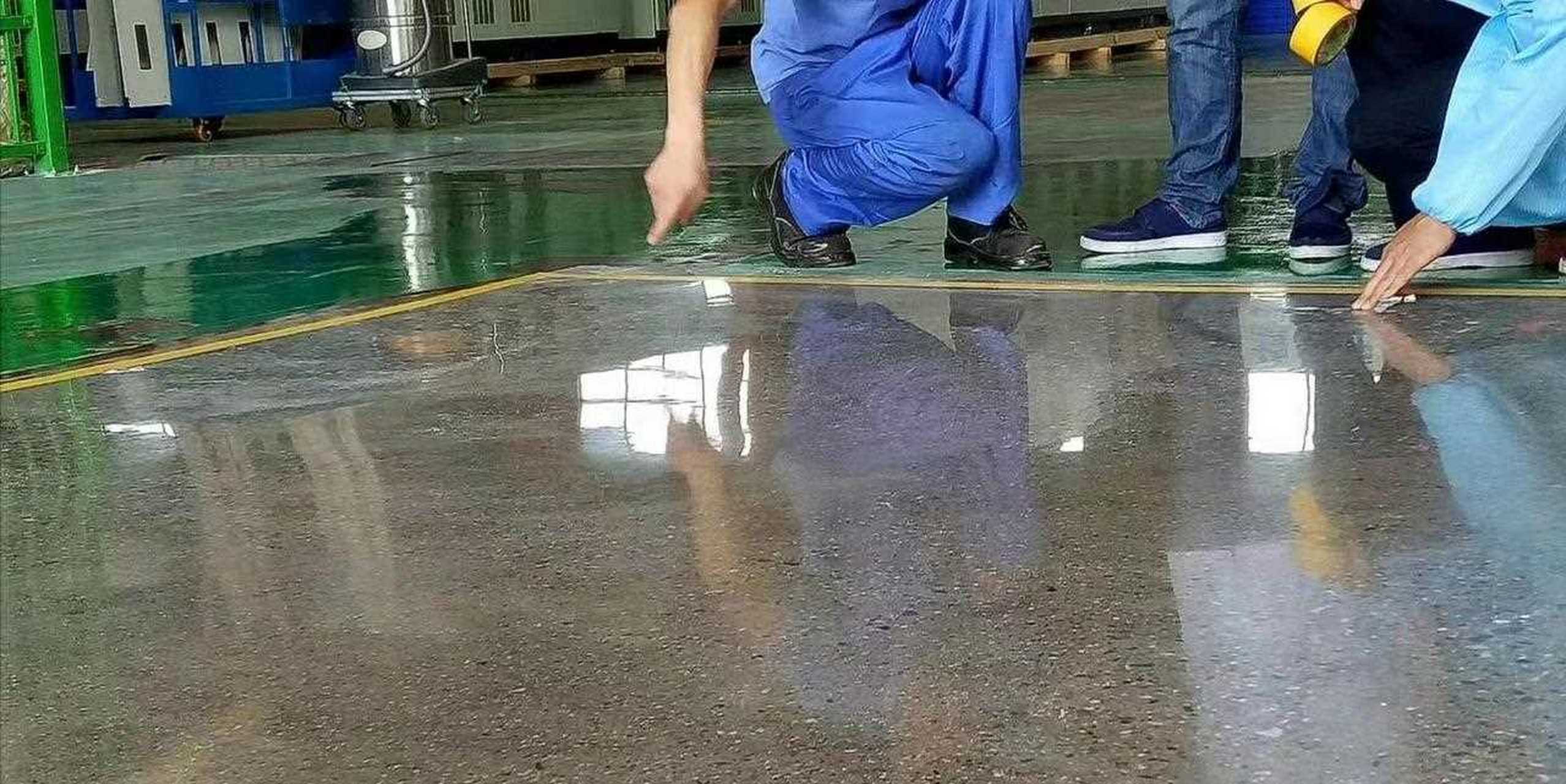 在广州深圳做固化地坪施工的老板问锂基混凝土密封固化剂怎么看好坏?