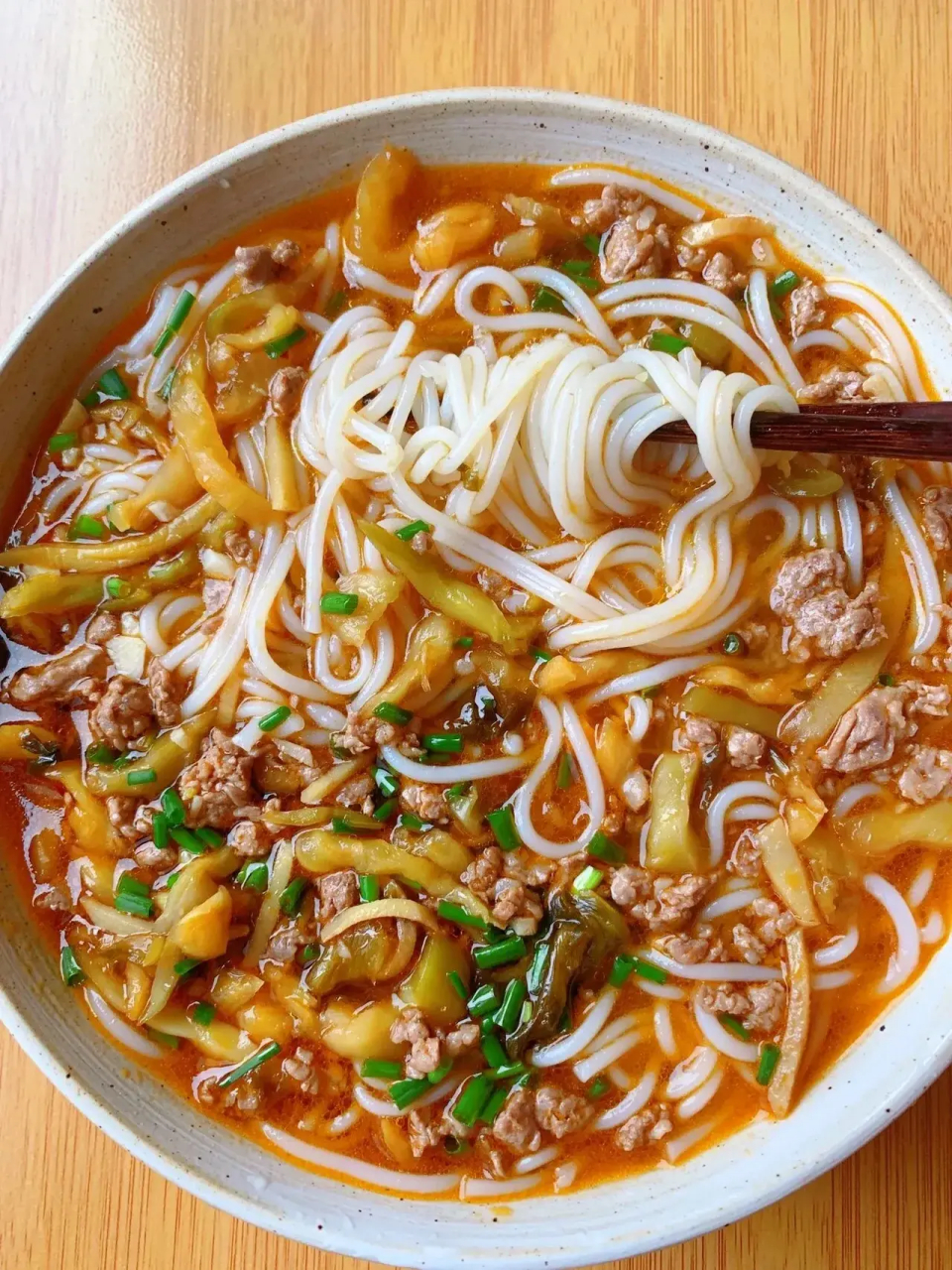 一定要试试这碗榨菜肉末米粉,好吃到破防了!