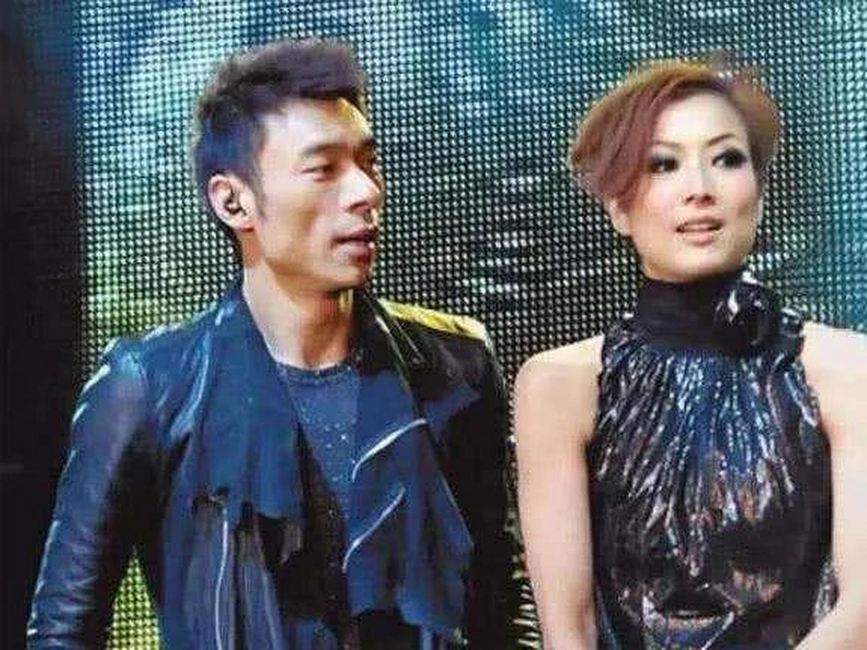 后来许志安也解释道 :韩红是我妹子! 当天由于两