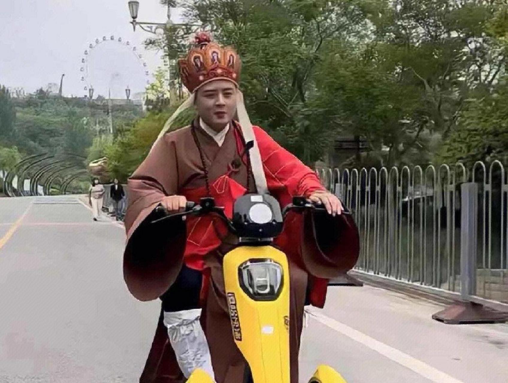 网友:如果唐僧当时有这电车,应该就没白龙马的事了吧 #趣图搞笑