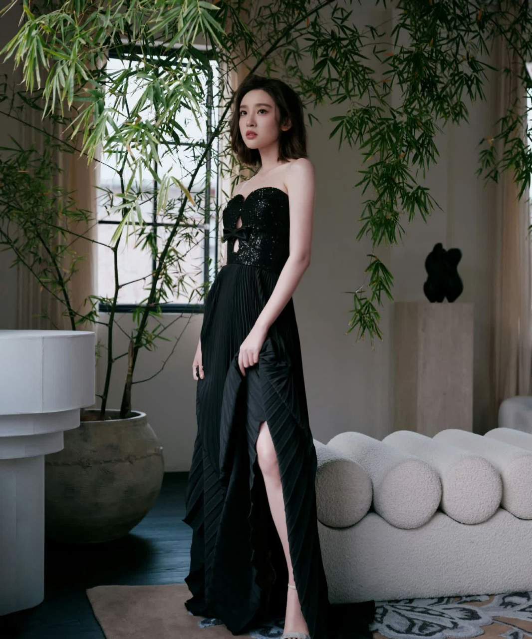 唐艺昕美腿玉足[坏笑]