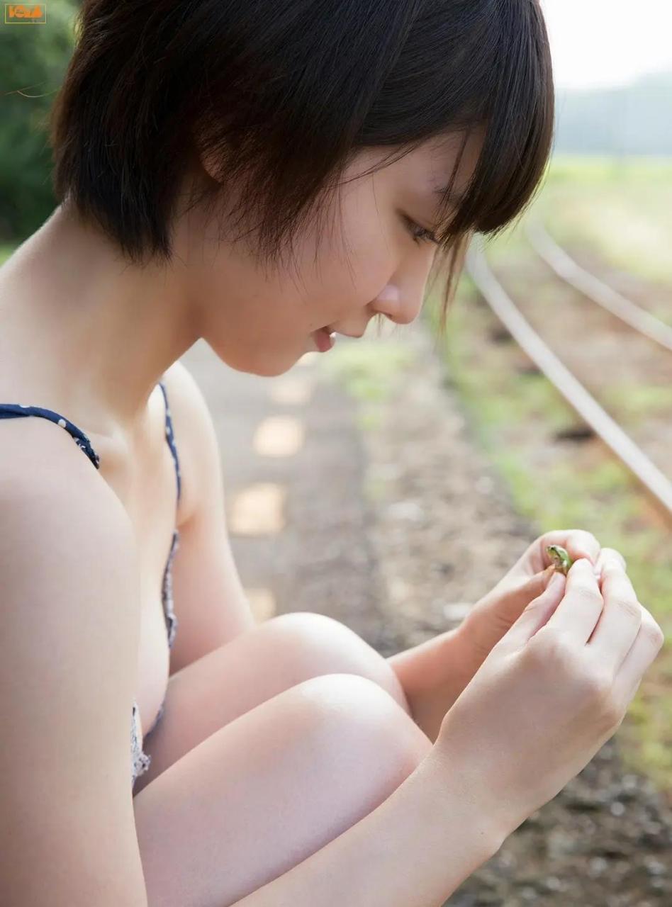 吉冈里帆,摄影美图. #娱乐