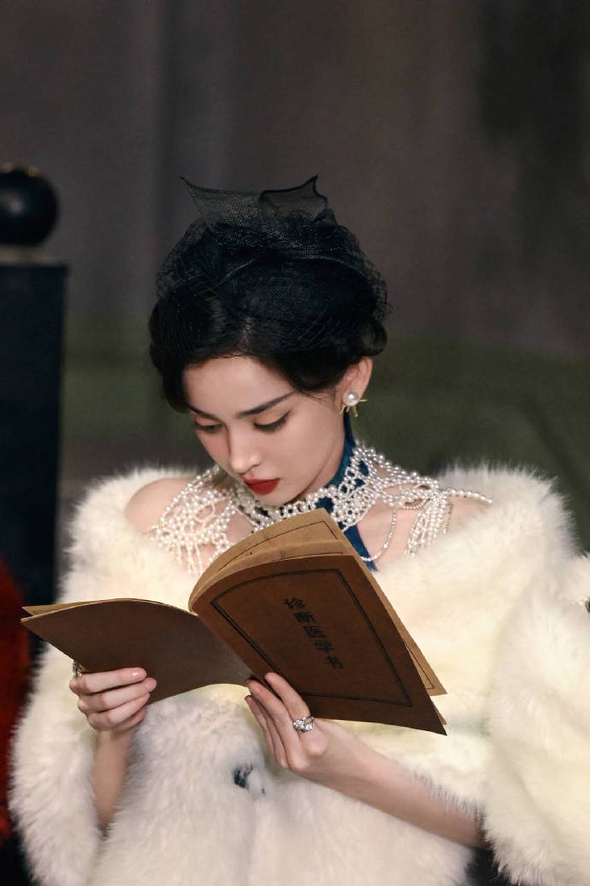 娜扎民国风复古造型释出 举手投足间名伶范儿满满