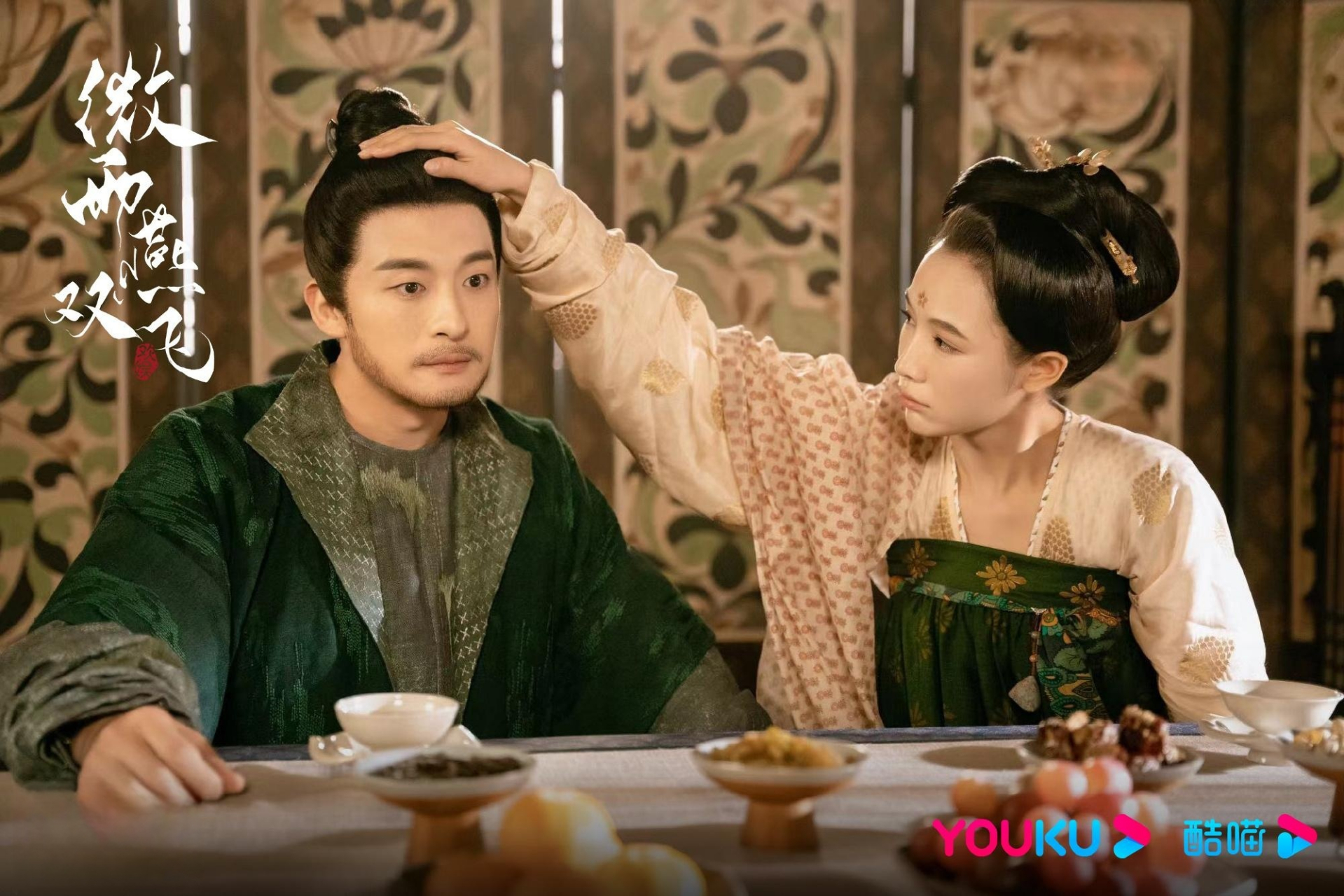 于正最新的古装剧《微雨燕双飞》已经开播了,该剧带有双女主成长为