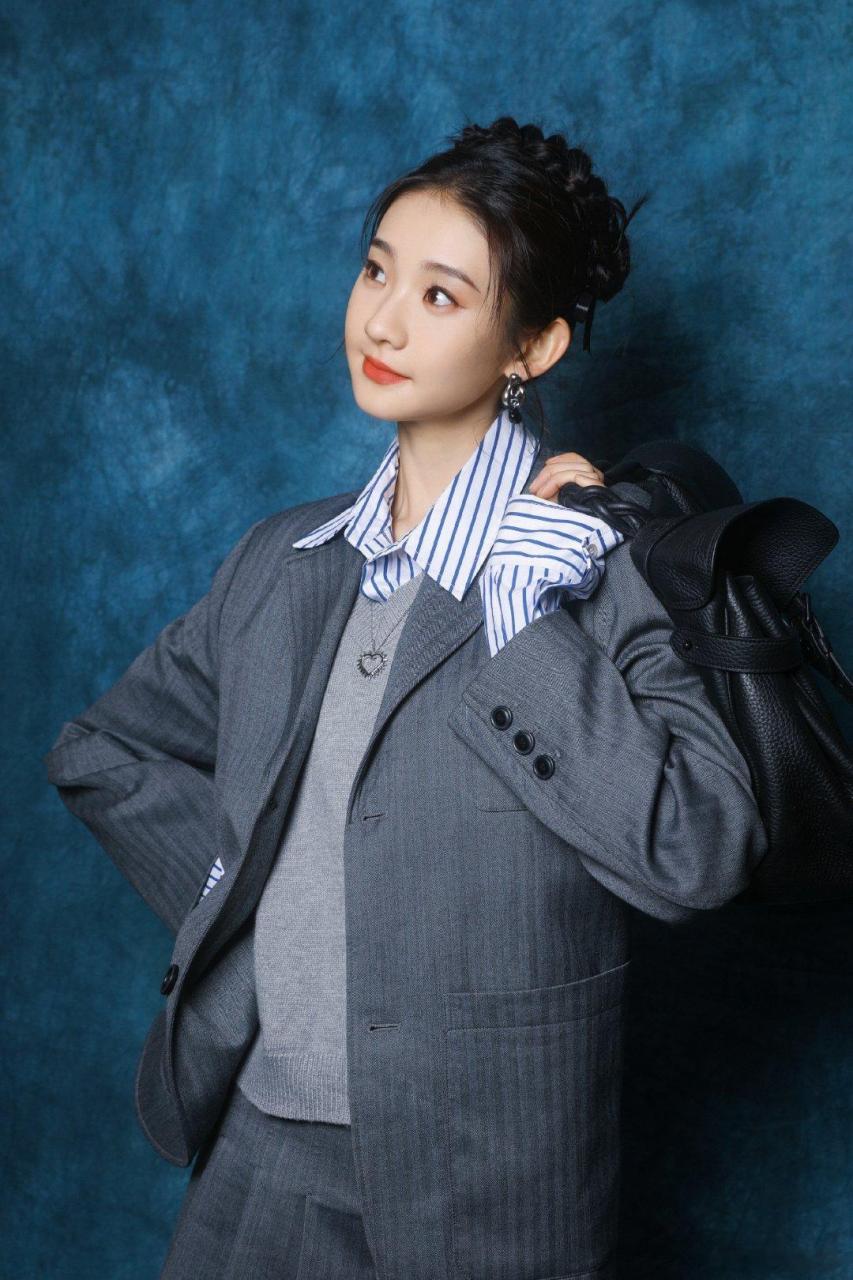 硬糖少女303##张艺凡# 今日份糖妹新鲜物料张艺凡女子推理社最新节目