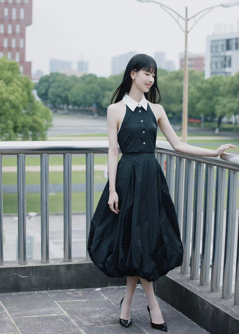 陈都灵温柔而坚定,内心始终充满着光亮.