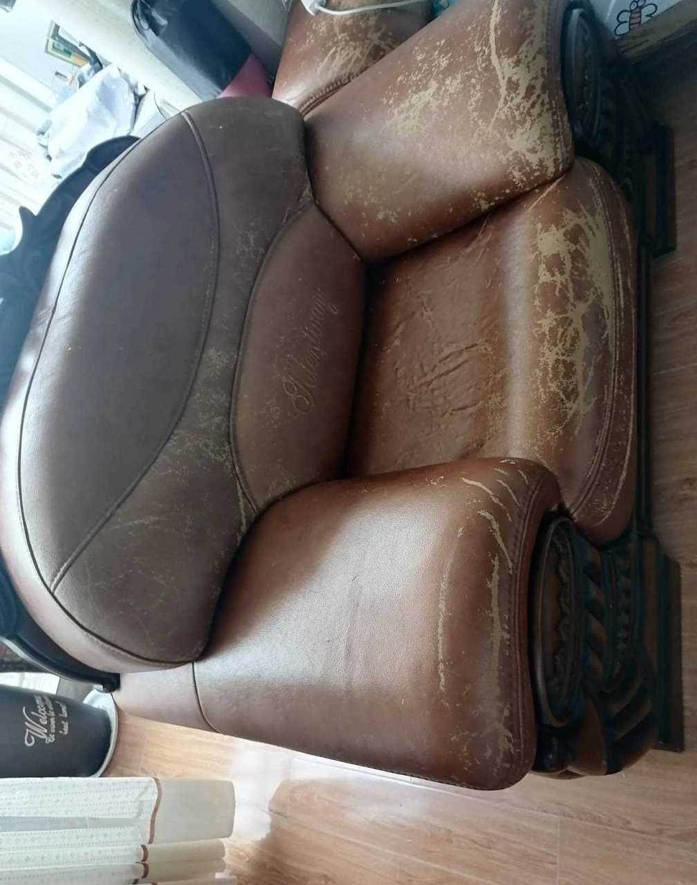 终于忍受不了,用时一天半时间来改造沙发,因为没有缝纫机,全部手工