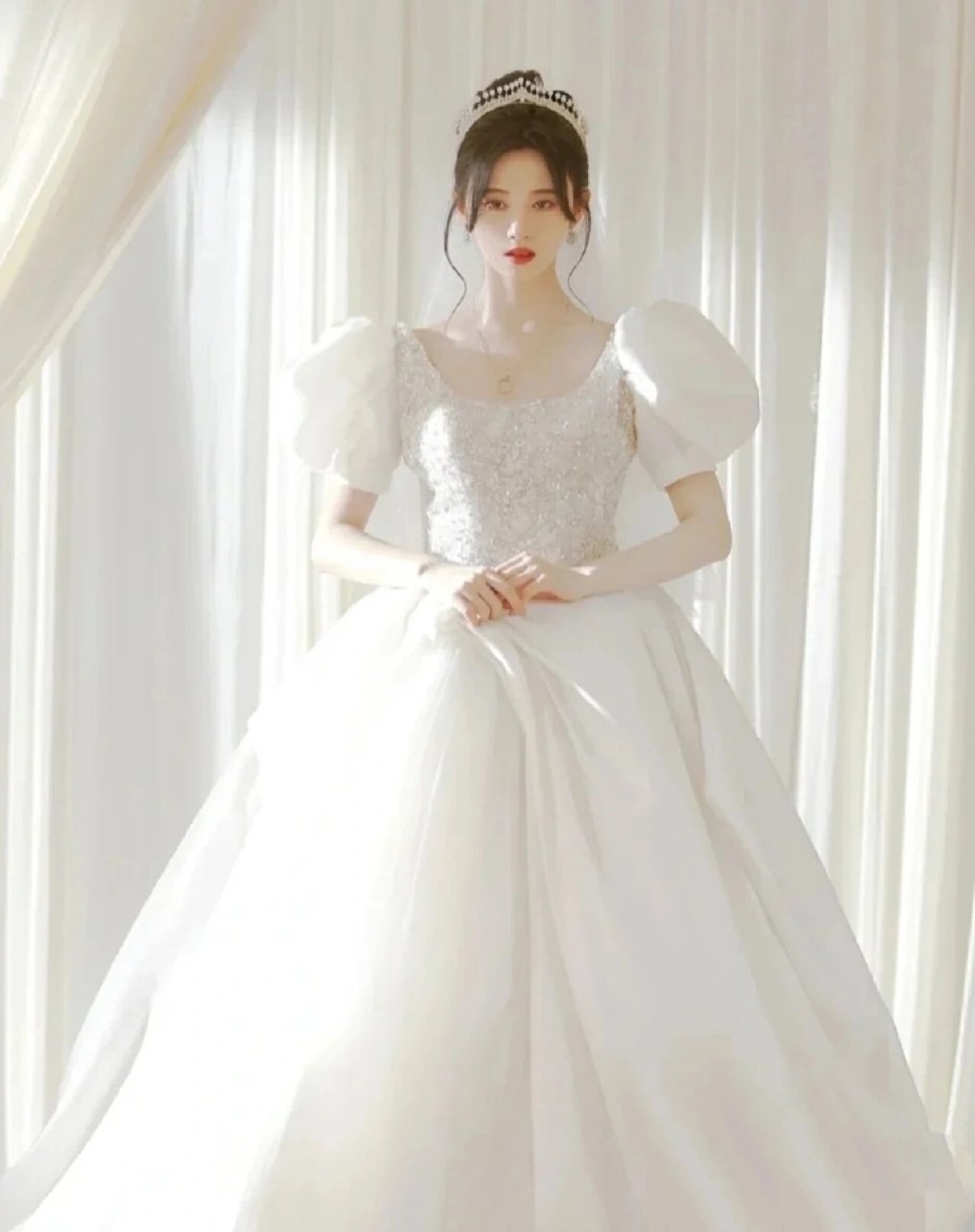 女明星婚纱照你最喜欢谁?	 "女明星婚纱照,请查收~ 鞠婧祎"