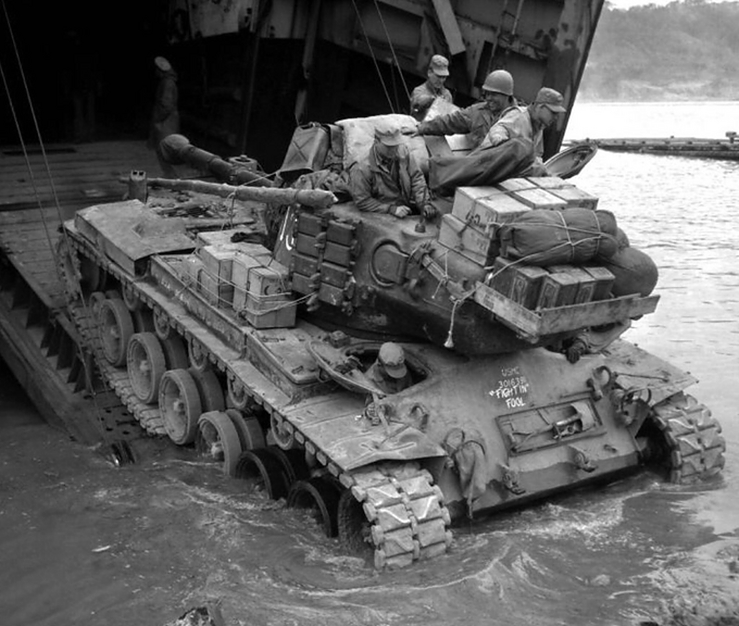 第一辆m46巴顿中型坦克于1950年登陆朝鲜半岛.