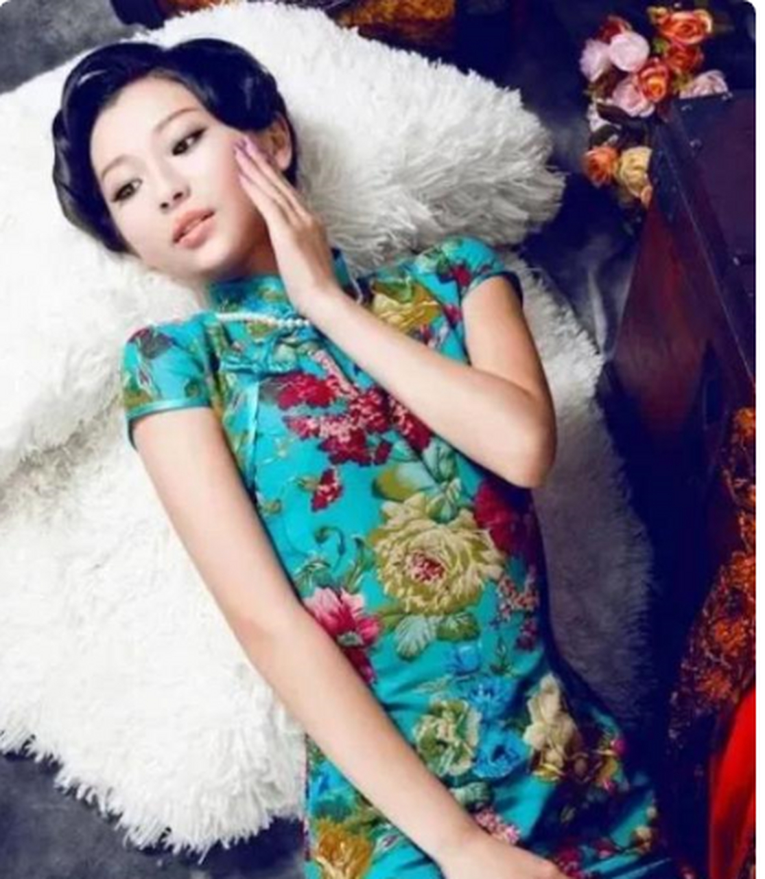 伊娃呢,俄罗斯美女,身材好,就喜欢才的羿光吧,所以她觉得自己虽然