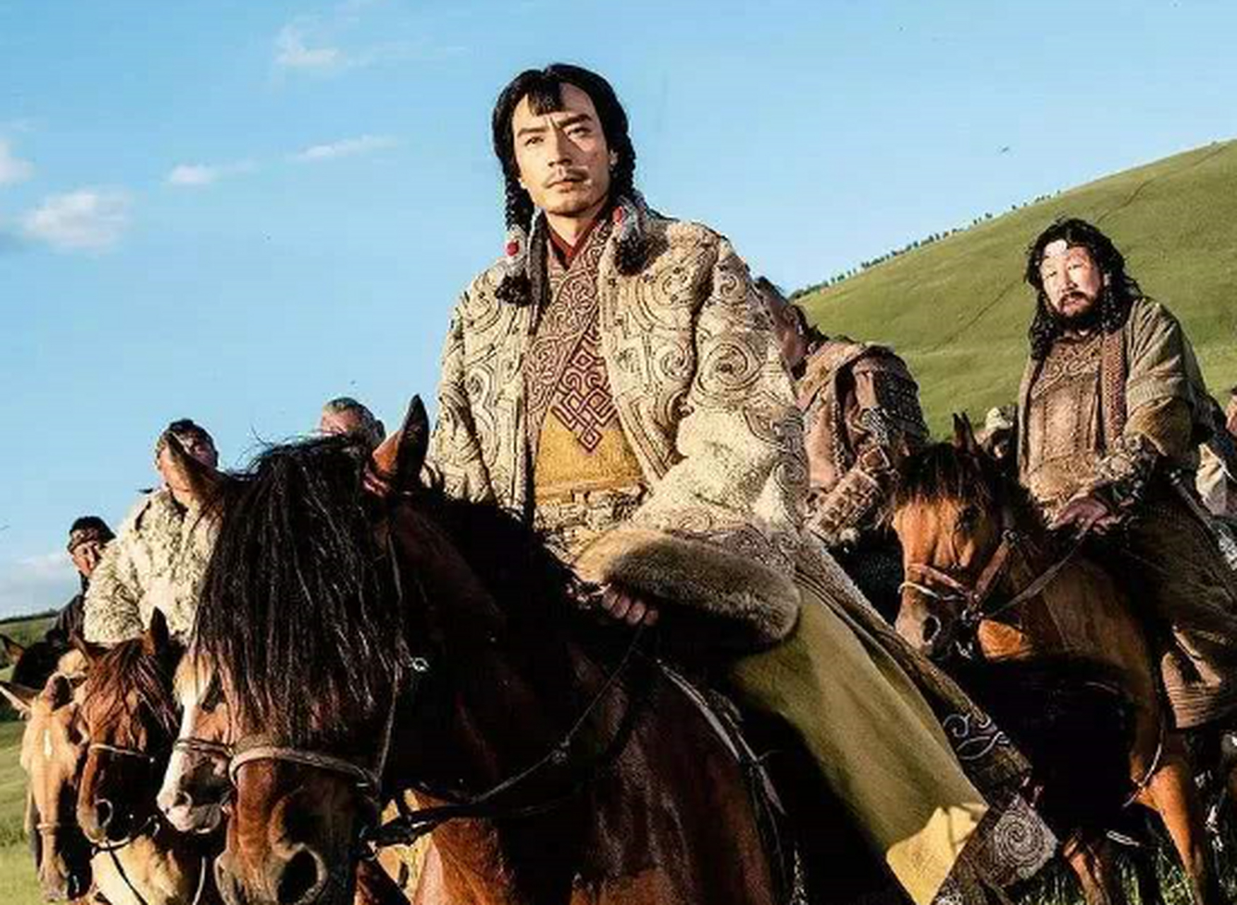 1224年,铁木真请儿子们在军中团聚,其他几个儿子都去了,唯有长子术赤