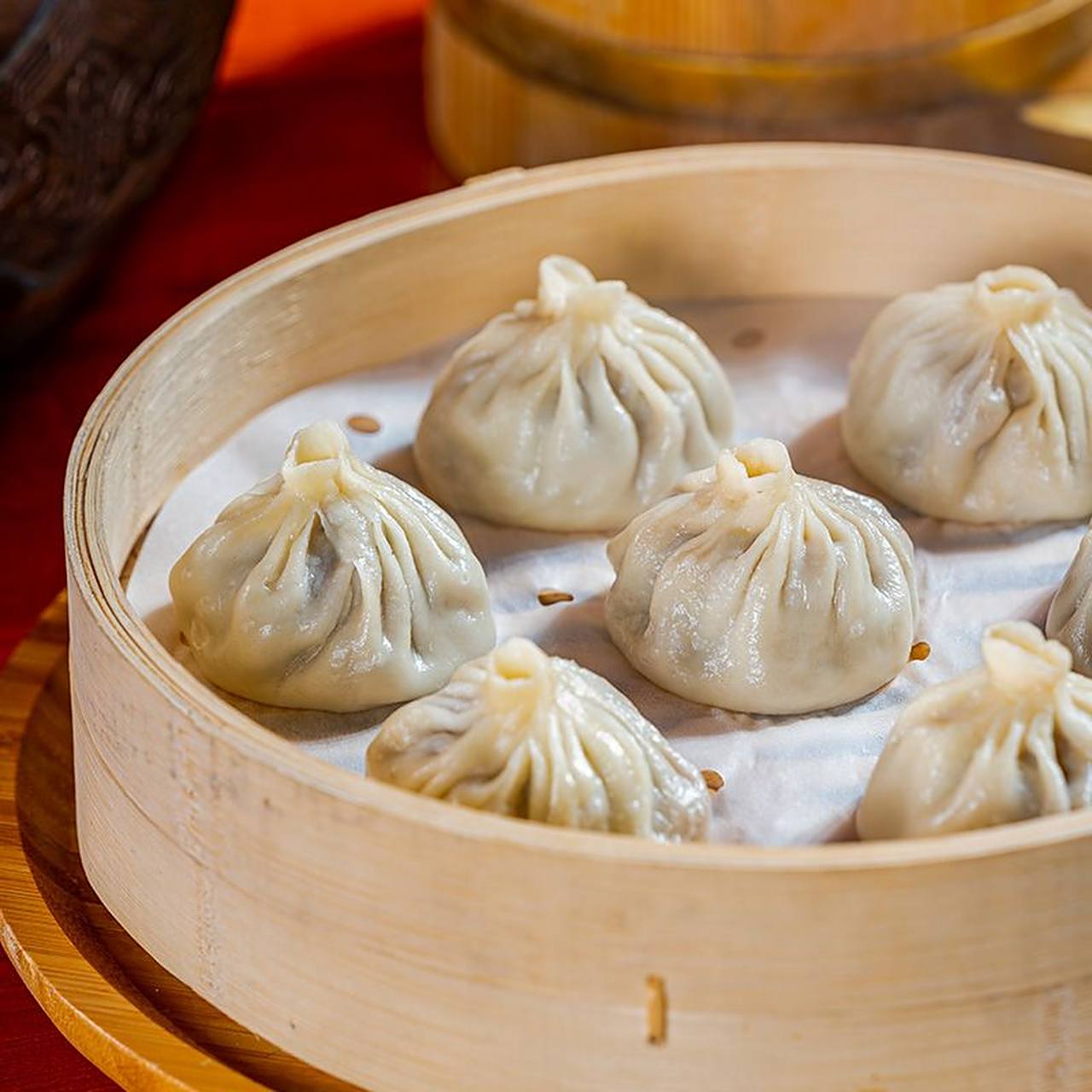 嵊州小笼包说,都给我让开,吃过嵊州小笼包,才知道什么是真正的小笼包.