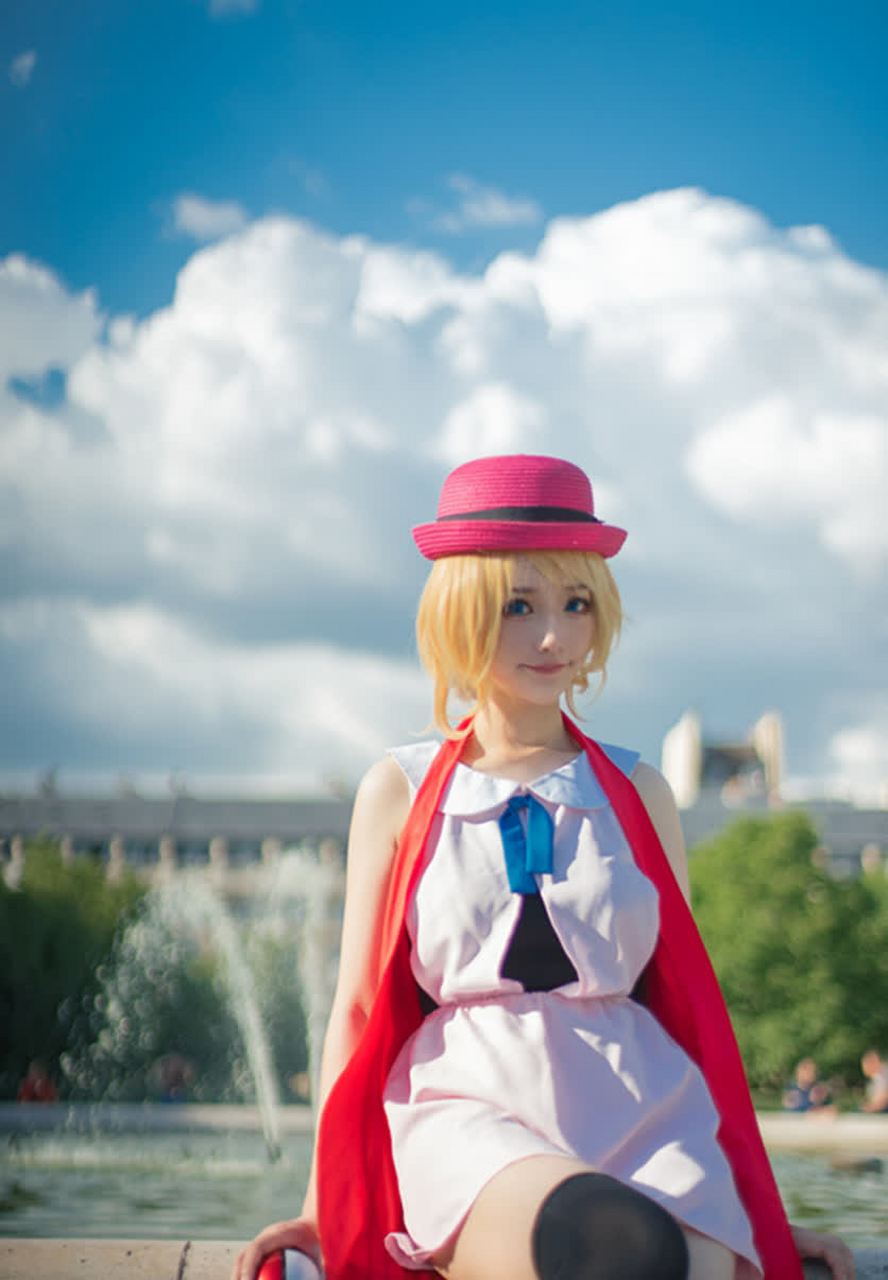 cos秀#《神奇宝贝》女主角"莎莉娜"高度还原,超美的cos视觉大片,小