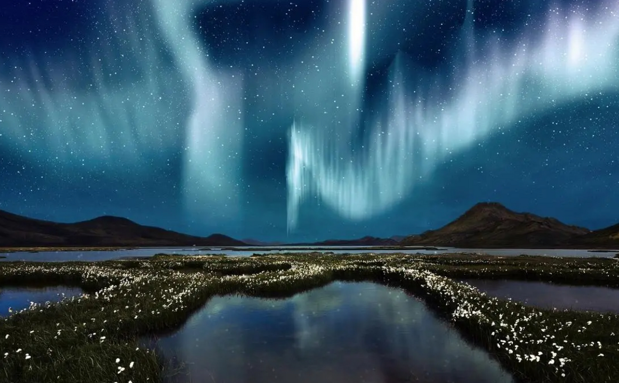 北极光的颜色主要分别是红色,绿色,蓝色和紫色等,其颜色与气体种类有