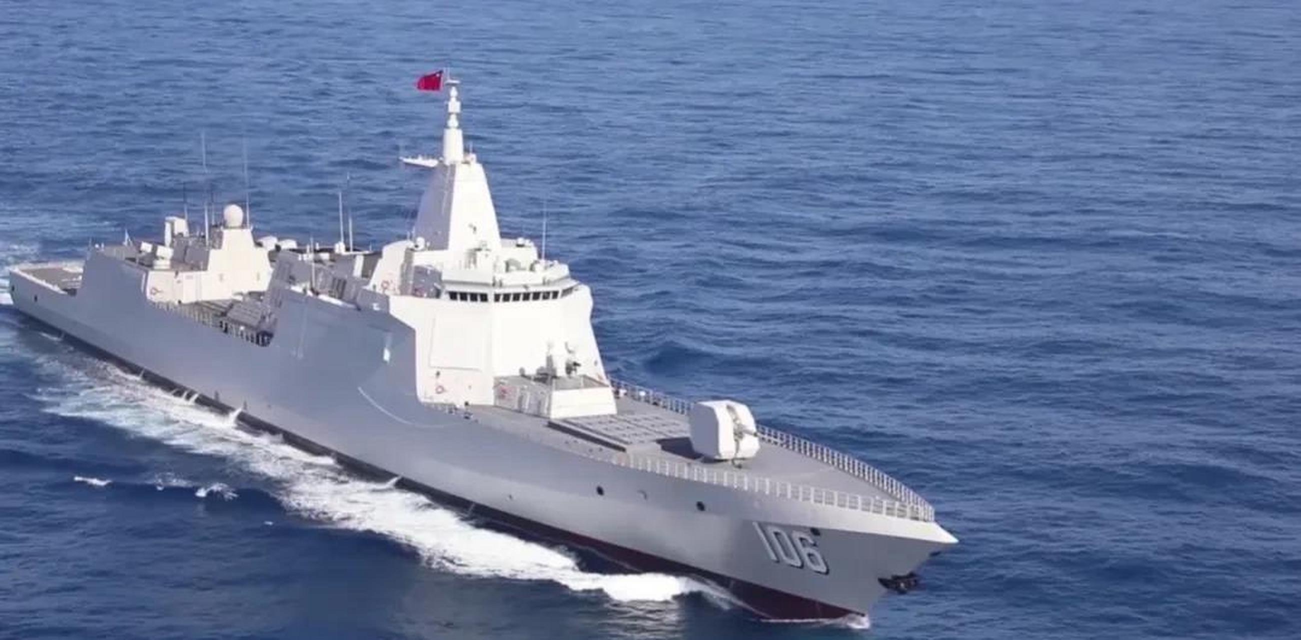 南海舰队目前拥有盾舰15艘,其中: 满载12500吨,112单元垂发的055型