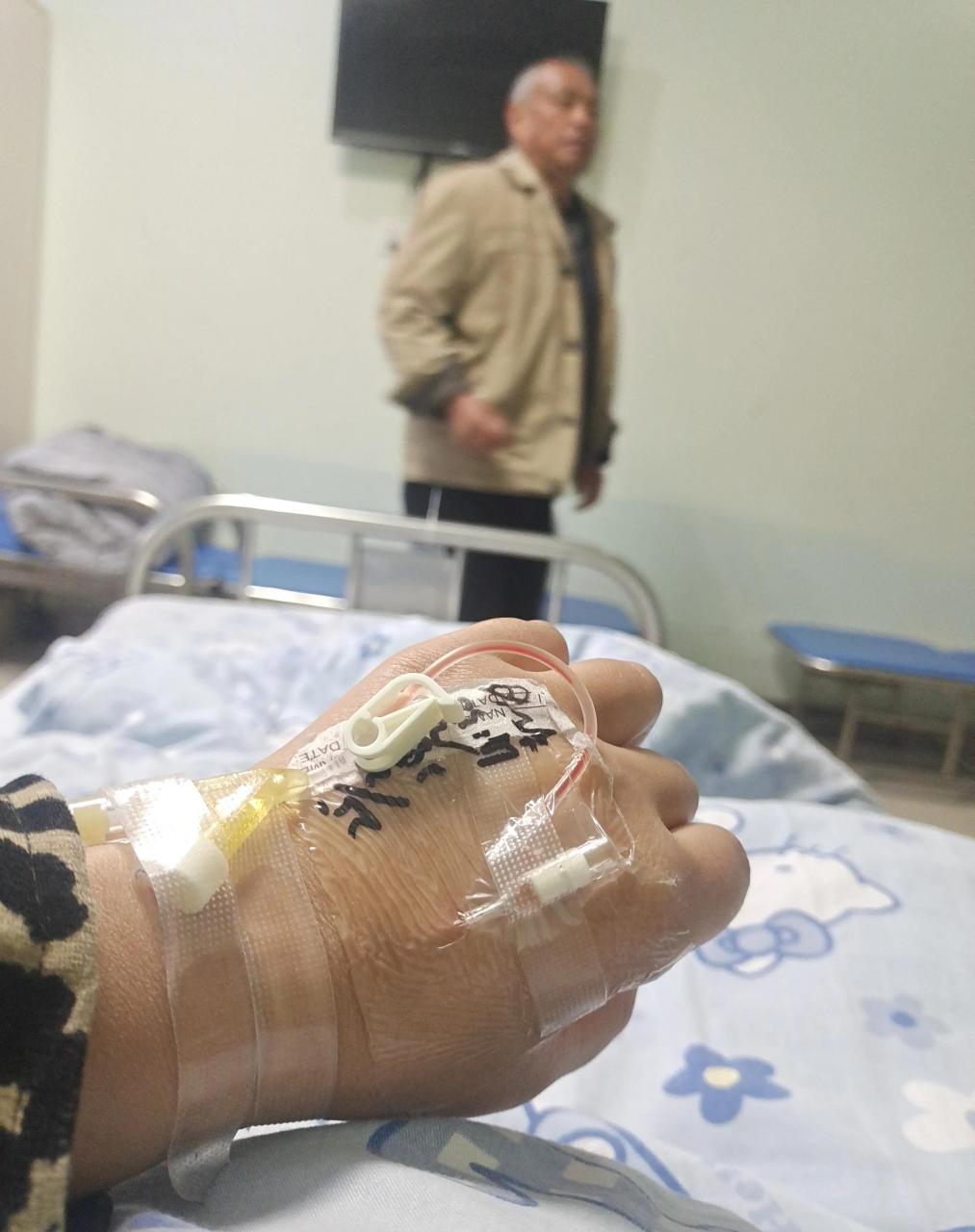 昨天吃了几颗安眠药,睡了一个长的觉,真想就这样静静地躺在床上,闭上