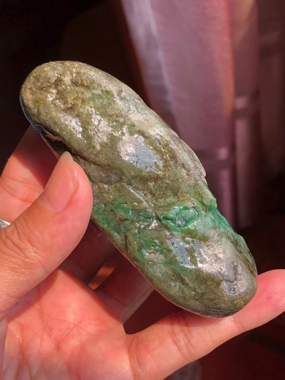 帝王绿原石翡翠# 比帝王绿原石翡翠还顶级的龙石种翡翠,有着什么样的