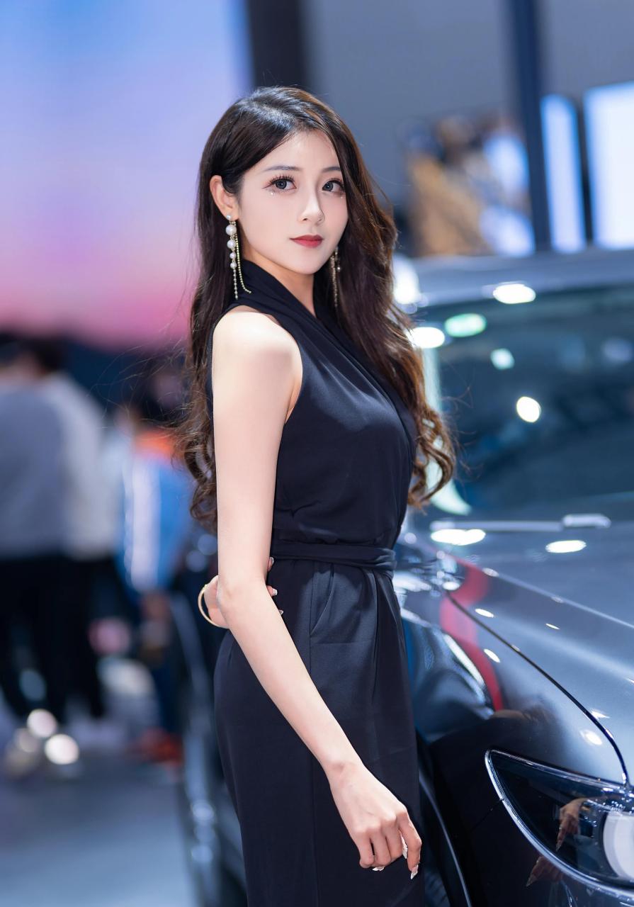 2022广州车展 高颜值车模:叶子大人 摄影后期:本人