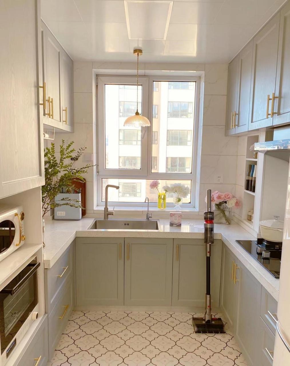 [你懂的] 我现在越来越喜欢我的小厨房和餐厅卡座了,整体看起来温馨