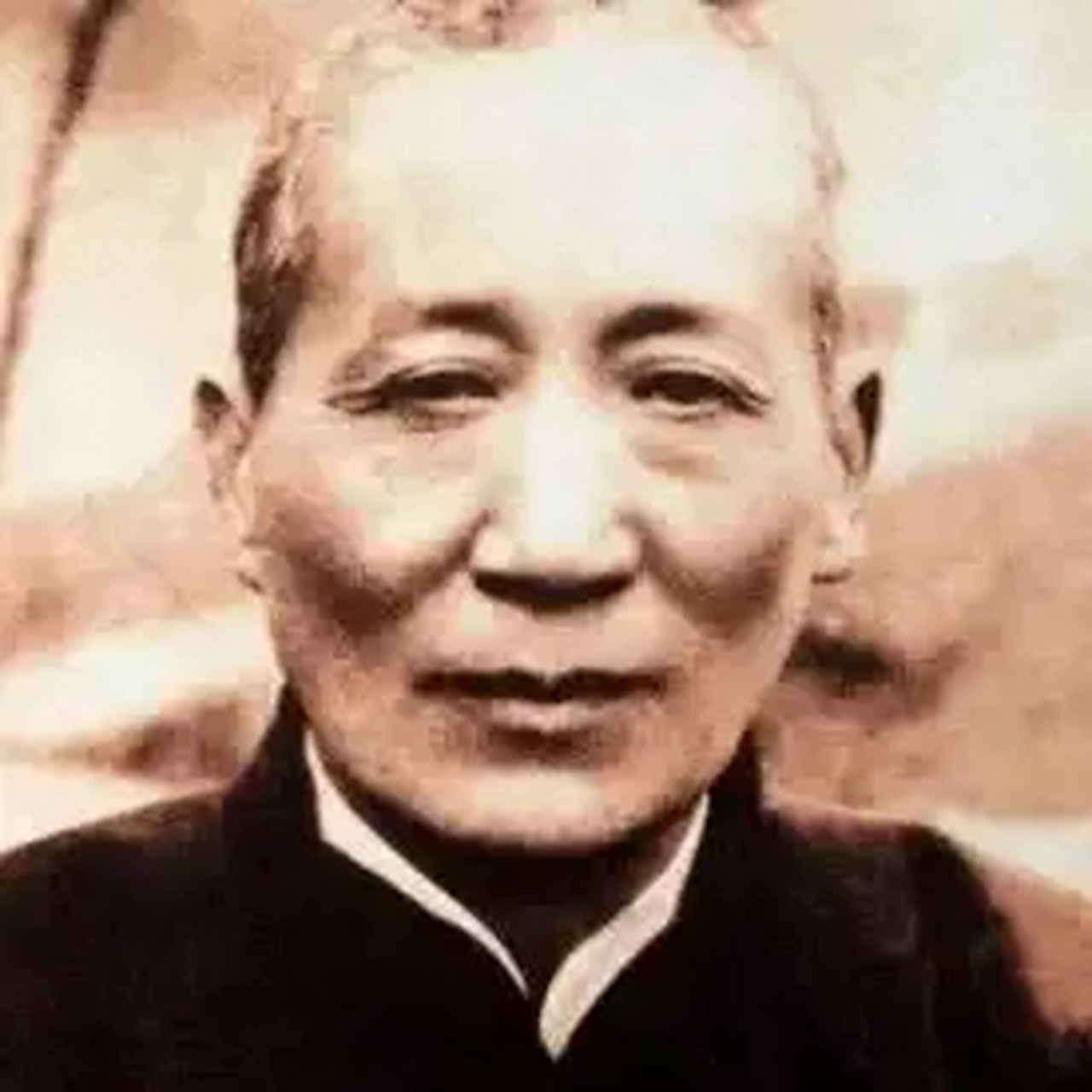 2010年,臭名昭著的大地主刘文彩的后人在故乡发起了一次祭祖活动,并