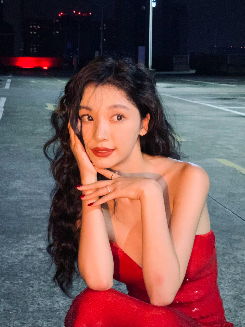 这是一部备受年轻网友期待的综艺节目,而对于易梦玲来说,这是她的新人