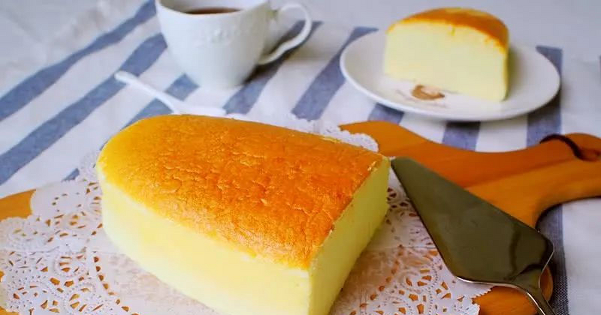 事实上,人们在古希腊时已奉上奶酪敬拜诸神,芝士蛋糕就源于古希腊,而