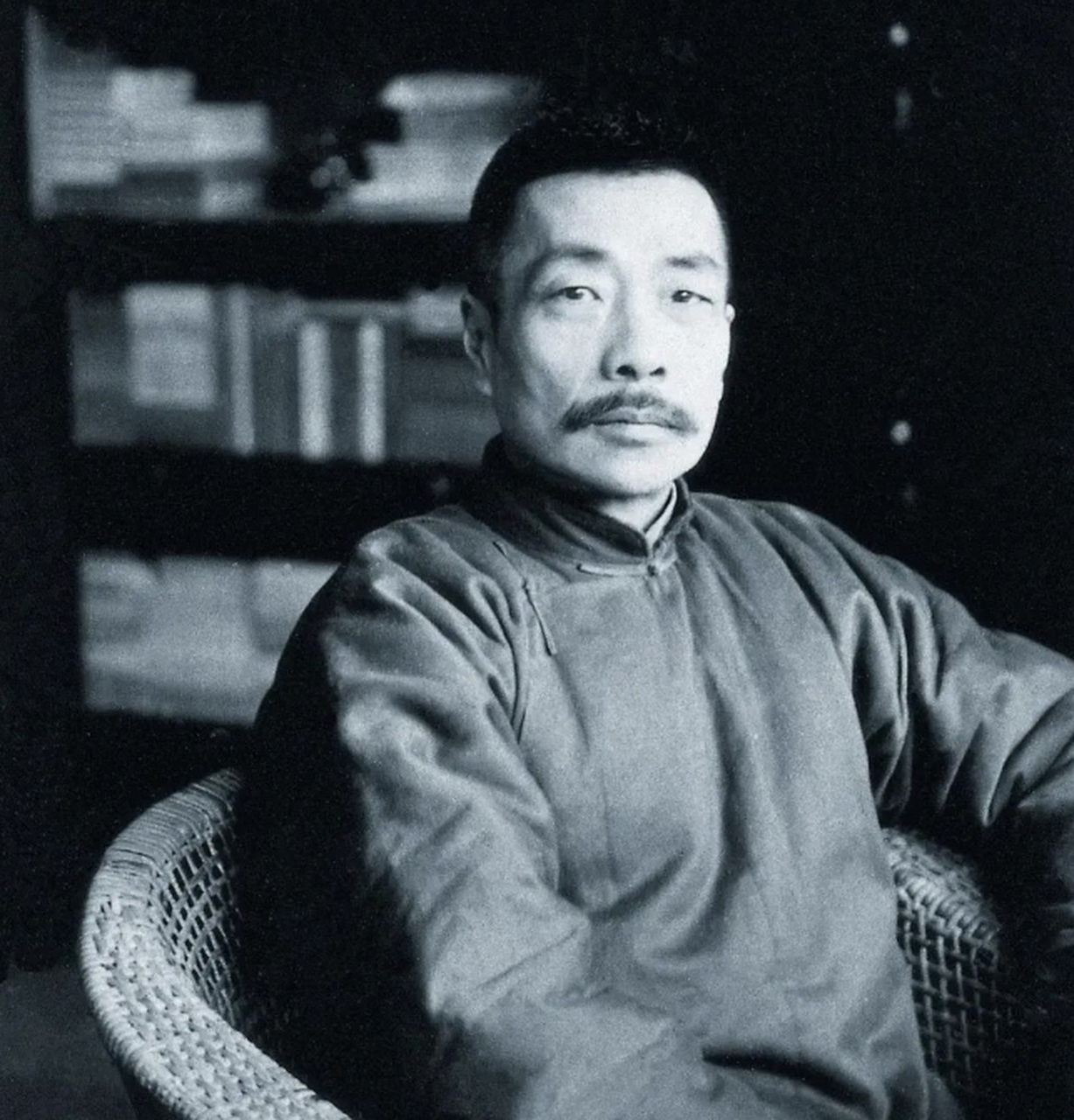 最大的贡献就是为北大生了个漂亮的女儿.