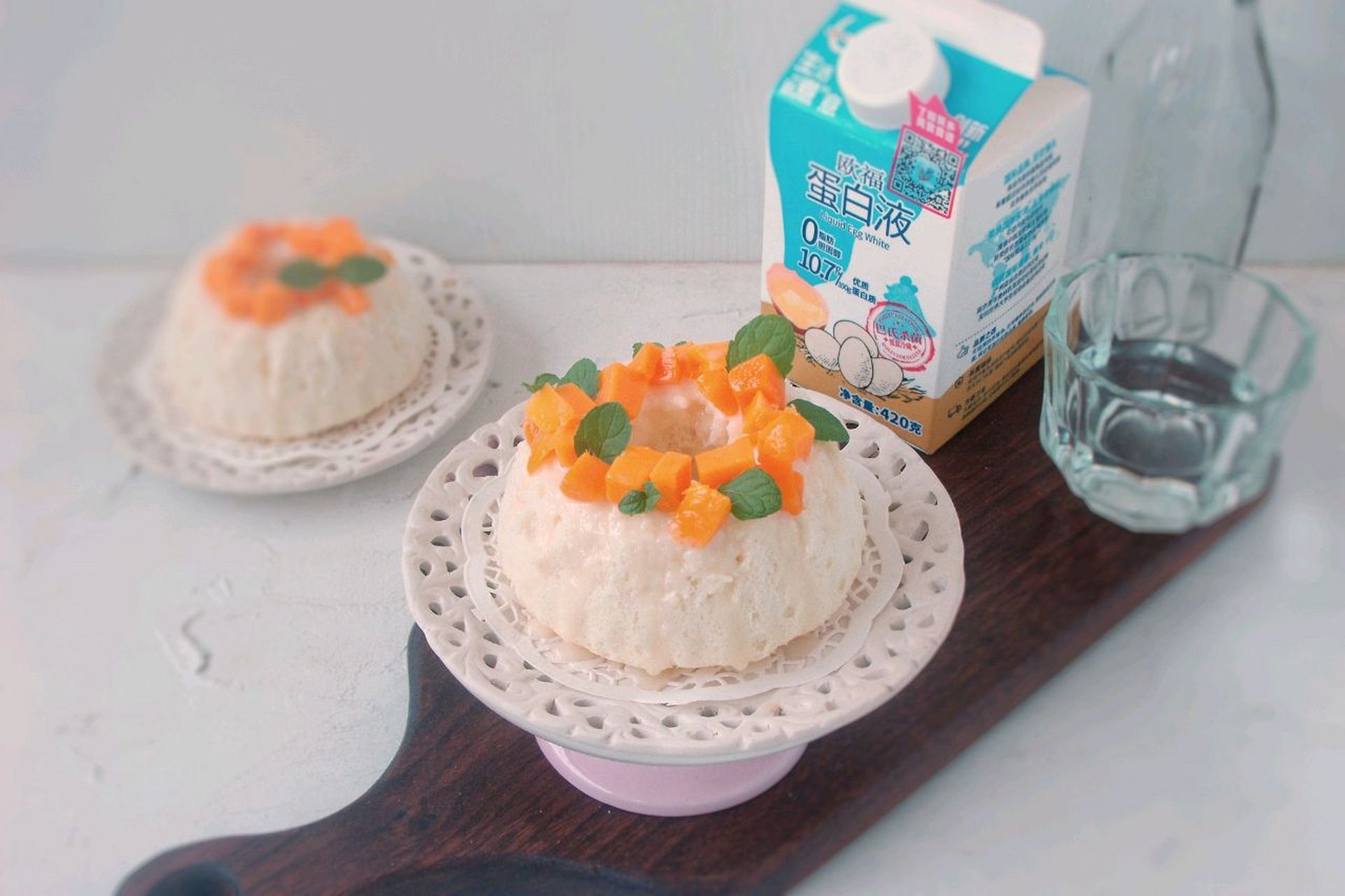 椰香天使蛋糕 面上淋了一些椰香白巧克力酱(白巧克力与椰浆2:1),尺寸