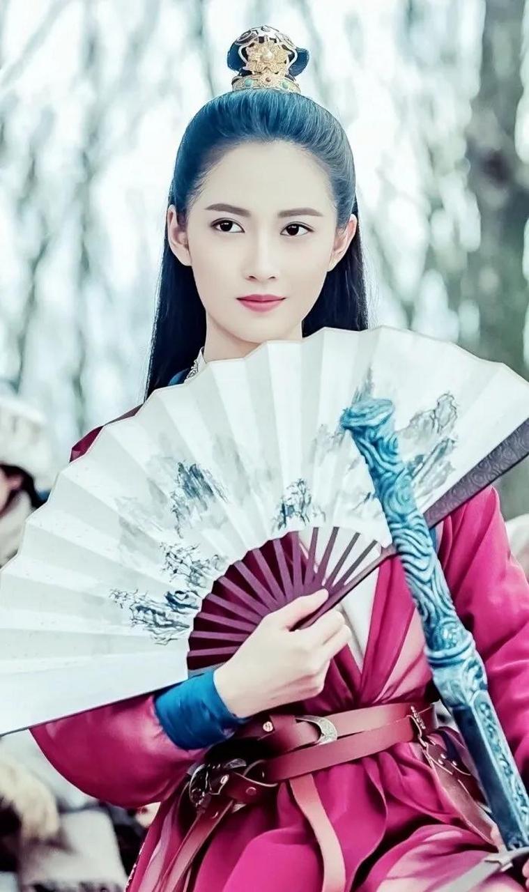领动计划# 这些女星们女扮男装,拿着扇子的样子,感觉还是蛮帅气的