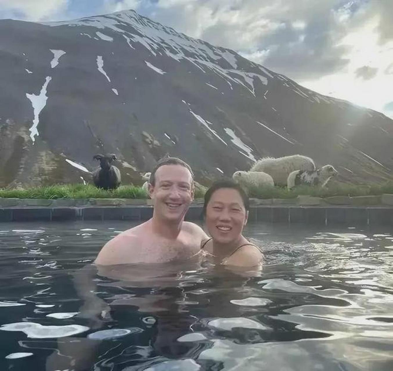 几年前,facebook的创始人扎克伯格和他的妻子普莉希拉·陈在温泉里