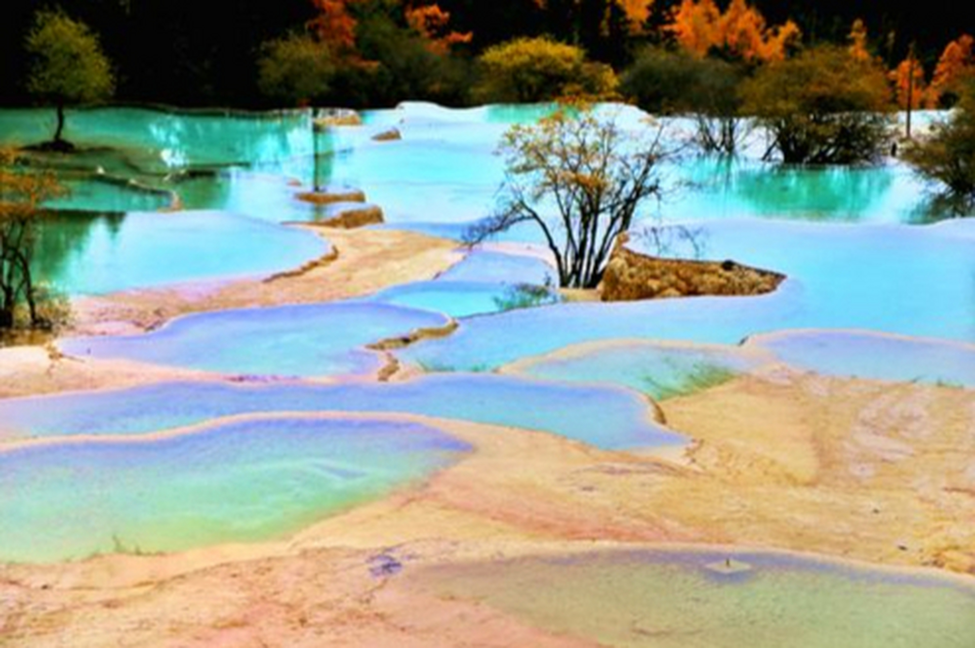 四川黄龙景区,一定要去欣赏那令人叹为观止的地表钙华奇观!