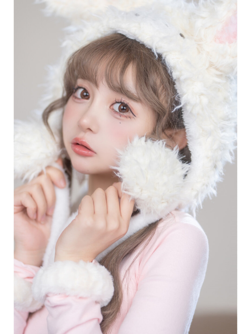 兔系妆容  你就是来接班的小兔子  兔年到了,画一个灵动的兔系妆容吧!