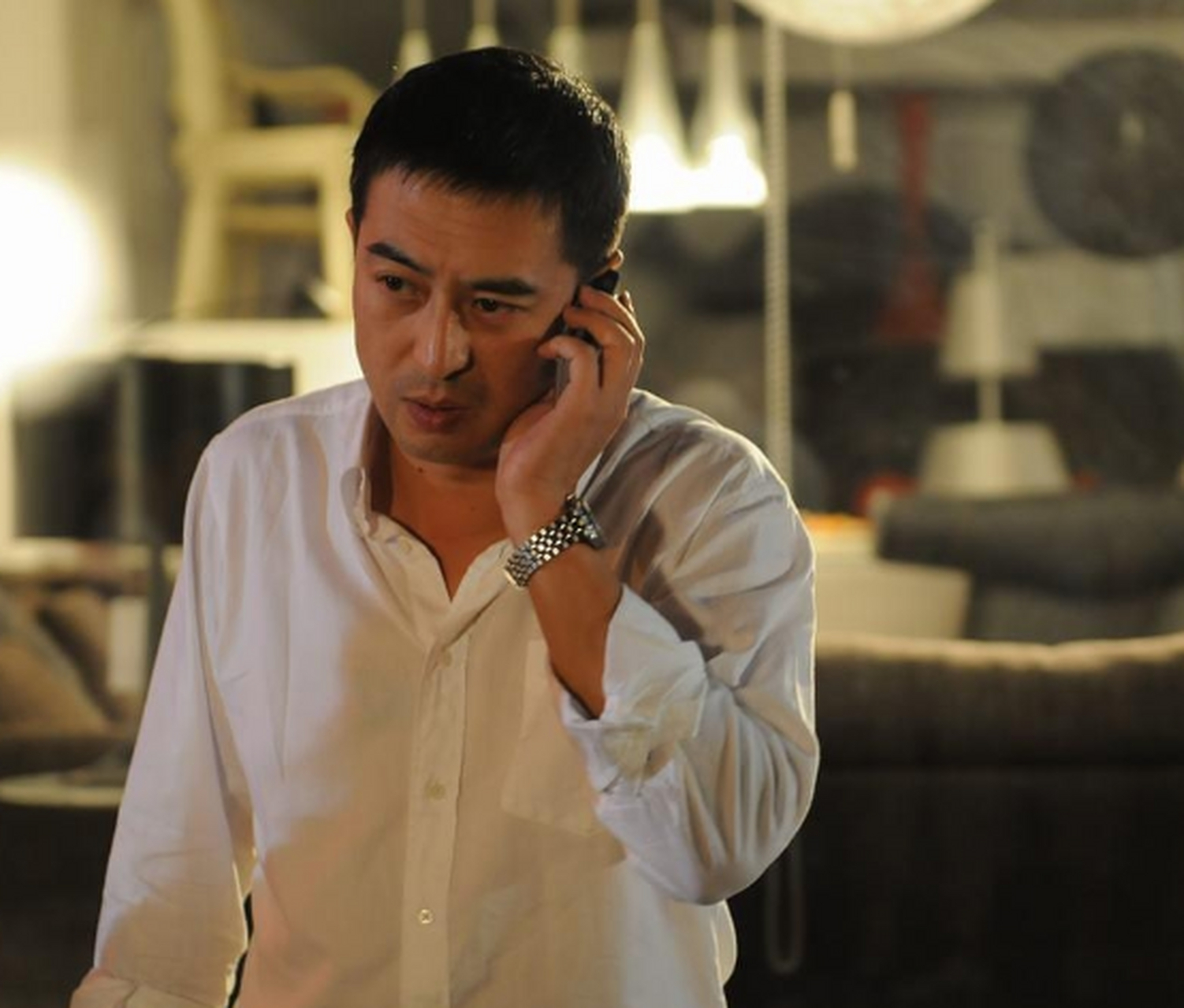 为什么张嘉译自从演了电视剧《蜗居》,一下子这么红?