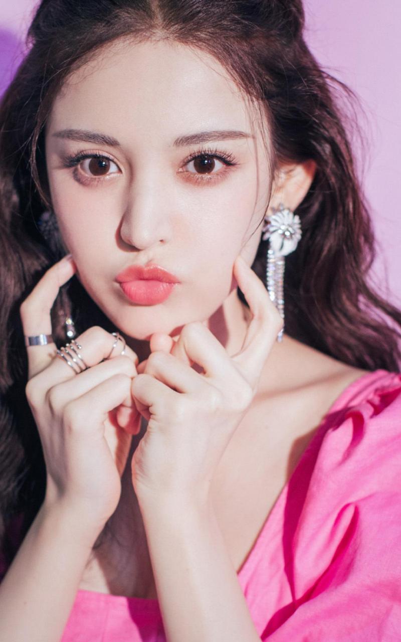 古力娜扎性感粉裙写真手机壁纸