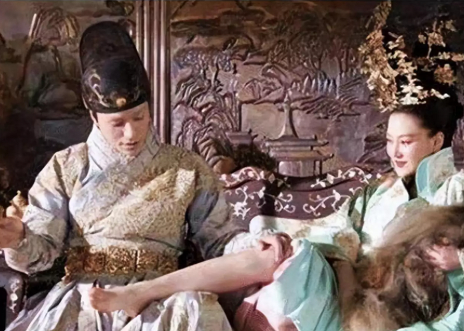 历史上三个假太监:一个让太后生子,一个祸乱后宫,一个杀了皇帝!