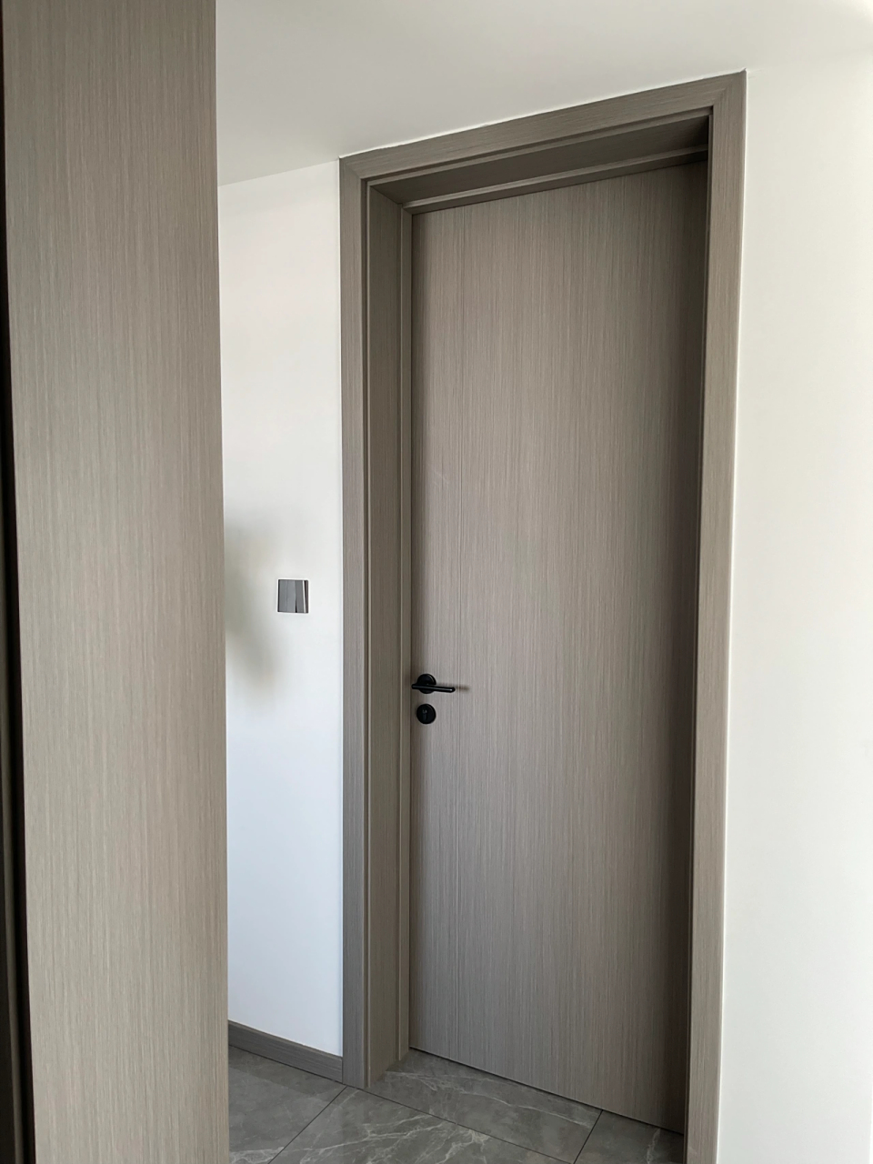 会明显提高全屋线条感和层次感 	 卧室门|木门|实木免漆