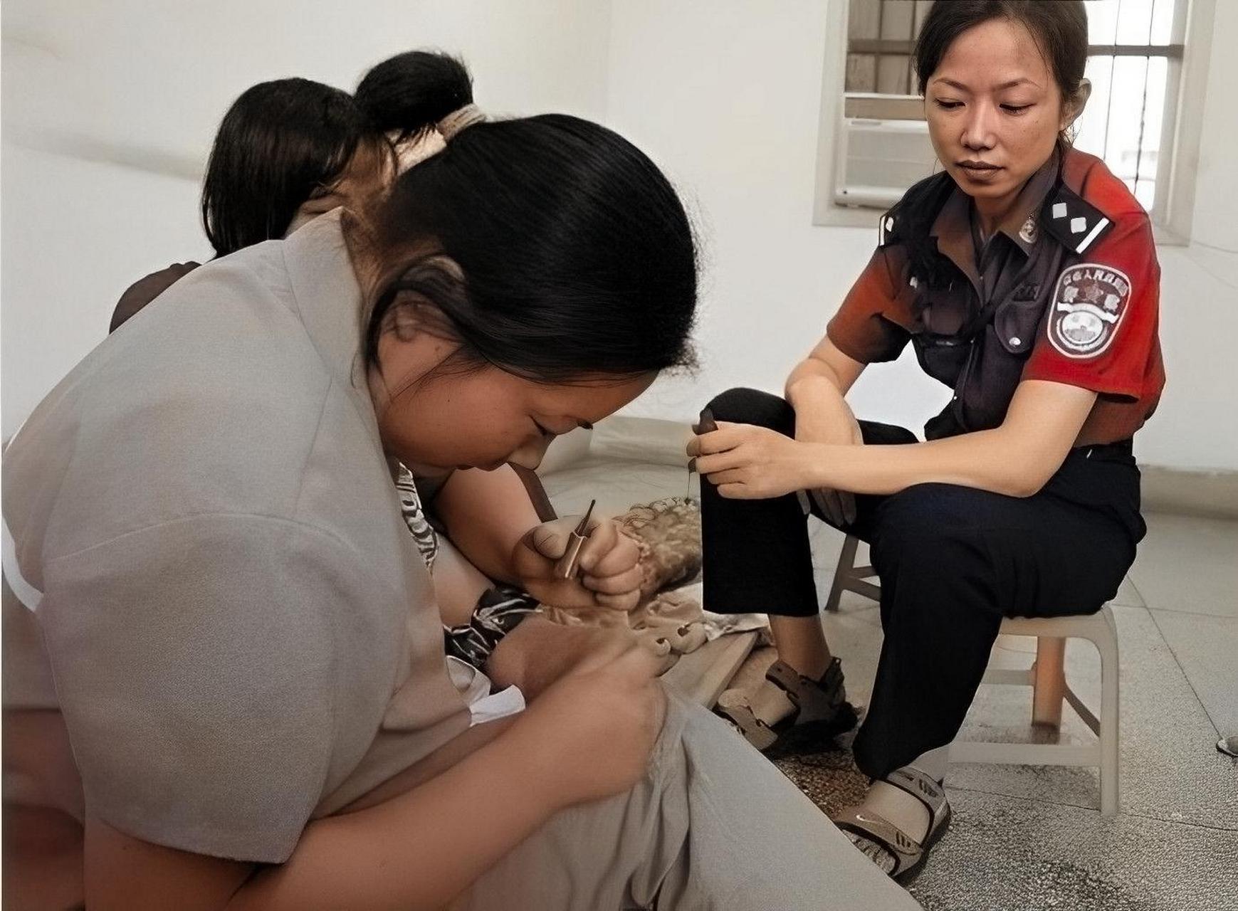 李菊花还很年轻,如果当初不选择