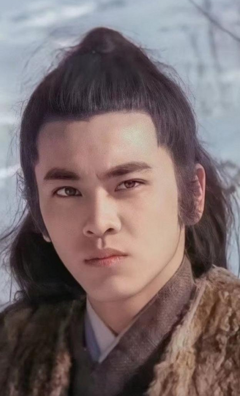 今天是尔冬升导演65岁的生日,没想到尔导的年纪已经这么大了,一点也看